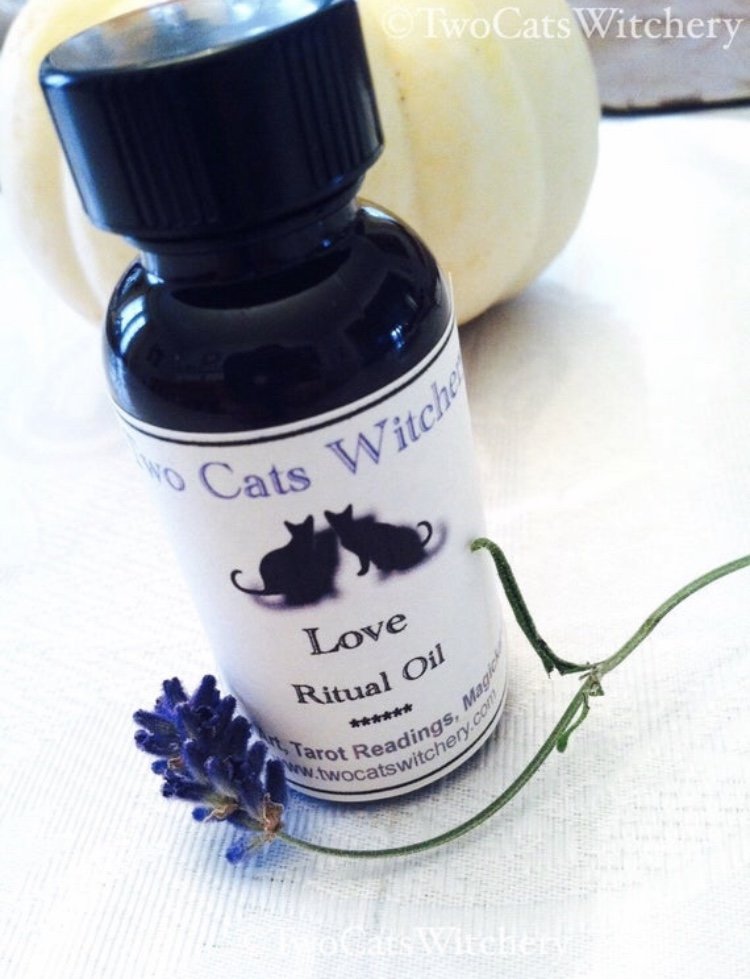 Love spell oil, ritual oil, witchy things, witch oil